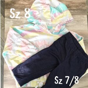 Girls Cute Carter’s lt weight hoodie & jegging set. Perfect for summer evening